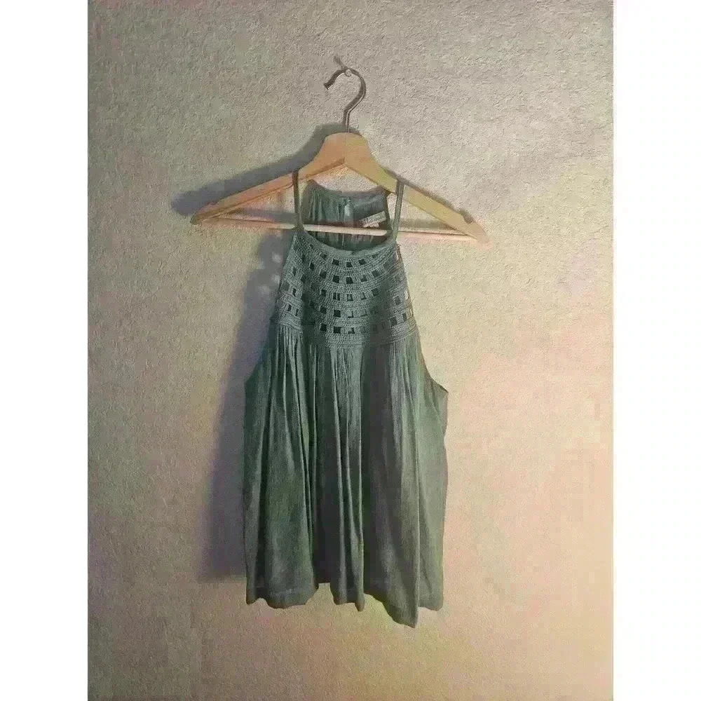 Sage halter neck.